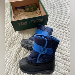 Brand new size 7 toddlers Kamik boots